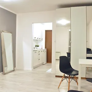 And Comfy Close To Old Town And Metro. Warszawa